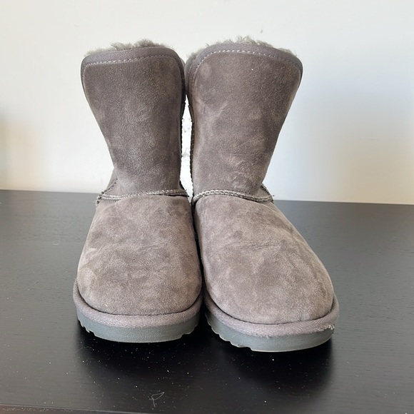 Streetwear Society Gray Faux-Suede Cozy Winter Slippers Size 5 - Picture 1 of 7